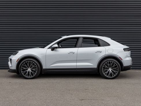 Used 2025 Porsche Macan Electric image 2