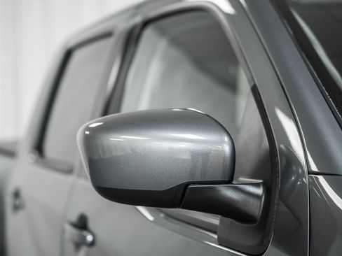 Used 2023 Nissan Frontier SV w/ SV Premium Package image 18