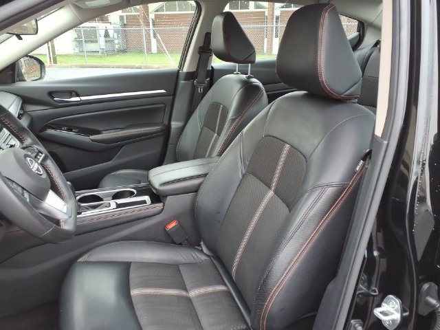 Used 2024 Nissan Altima 2.5 SR FWD image 19