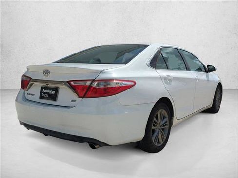 Used 2017 Toyota Camry SE FWD image 5