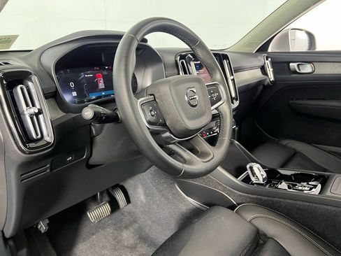 Used 2023 Volvo XC40 B5 Plus w/ Protection Package Premier image 21