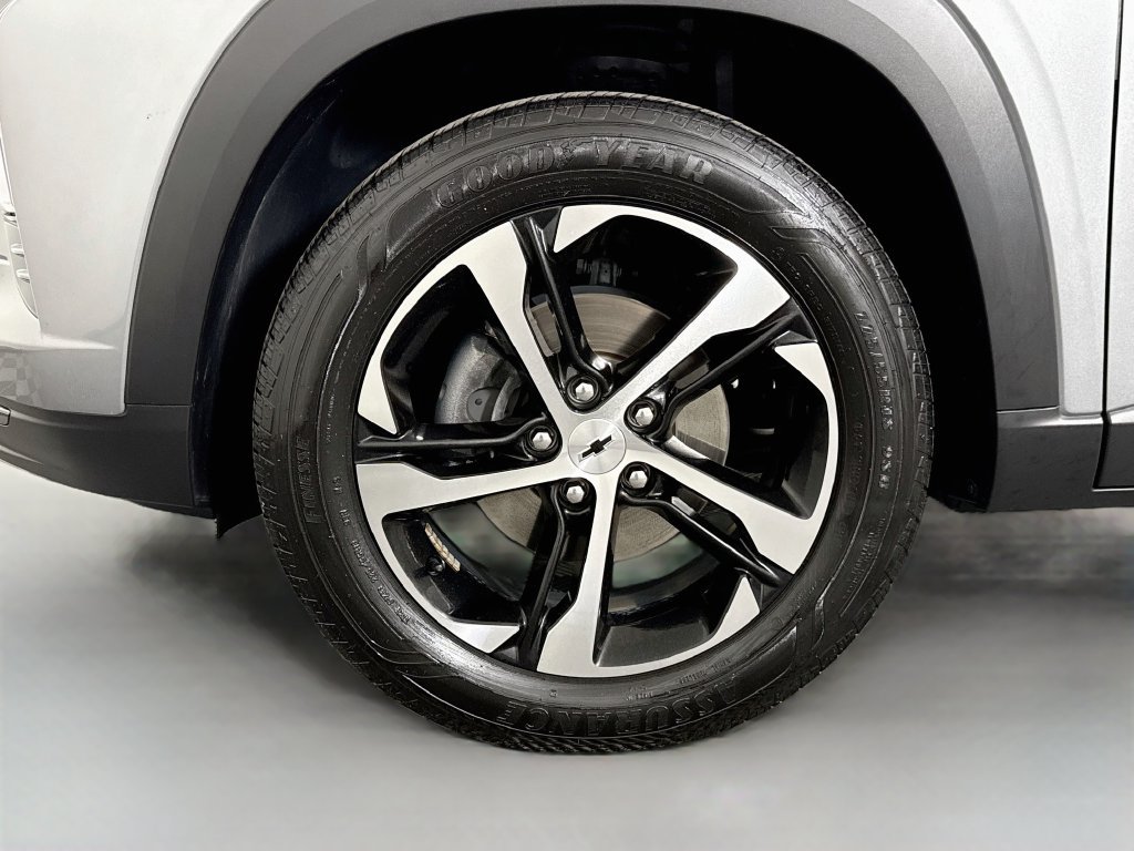 Used 2026 Chevrolet Trax RS w/ Sunroof Package FWD image 30