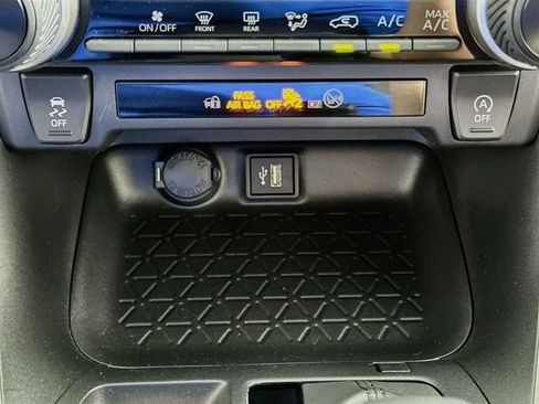 Used 2025 Toyota RAV4 LE AWD/4WD image 18