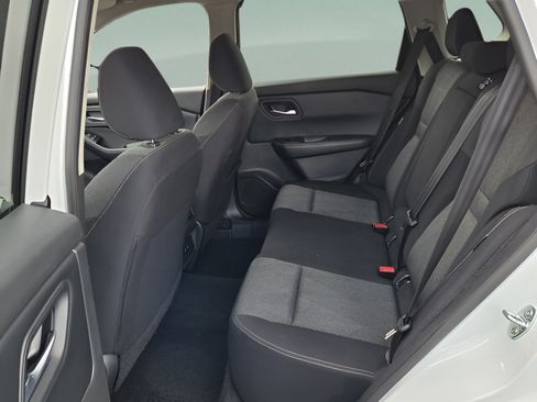Used 2024 Nissan Rogue SV AWD/4WD image 10