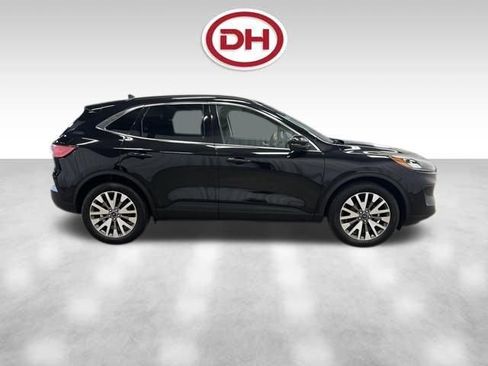 Used 2020 Ford Escape Titanium image 2