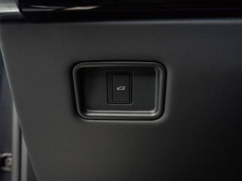 Used 2025 Land Rover Range Rover SE AWD/4WD image 42
