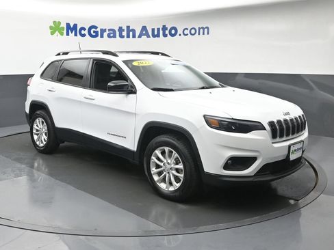 Used 2022 Jeep Cherokee Latitude Lux w/ Sun & Sound Group AWD/4WD image 2