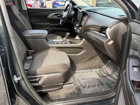 Used 2019 Chevrolet Traverse LT w/ LPO, Floor Liner Package AWD/4WD image 9