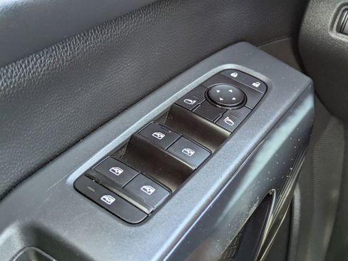 Used 2024 Nissan Pathfinder SV AWD/4WD image 22