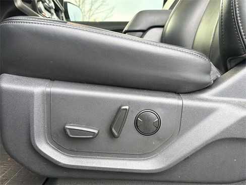 Used 2024 Ford Expedition XLT image 19