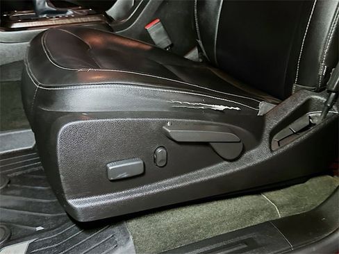 Used 2015 GMC Canyon SLT w/ Driver Alert Package image 16