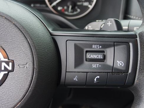 Used 2023 Nissan Rogue S FWD image 23
