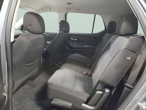 Used 2021 Chevrolet Traverse LS image 18