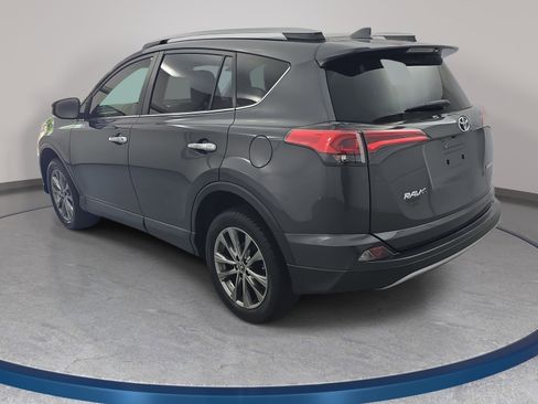 Used 2018 Toyota RAV4 Limited FWD image 7
