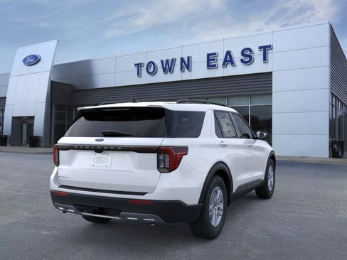 New 2026 Ford Explorer Active RWD image 8
