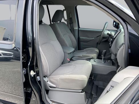 Used 2020 Nissan Frontier SV w/ Midnight Edition Floor Mats AWD/4WD image 9