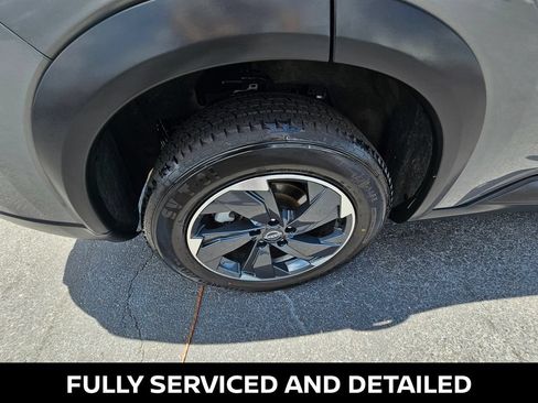 Certified 2025 Nissan Rogue SV FWD image 9