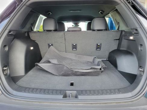 Used 2025 Chevrolet Equinox LT w/ Convenience Package II FWD image 8