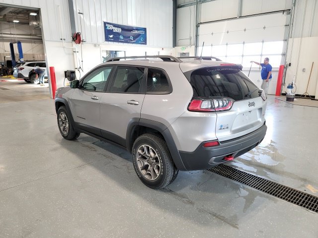 Used 2020 Jeep Cherokee Trailhawk w/ Comfort/Convenience Group AWD/4WD image 5