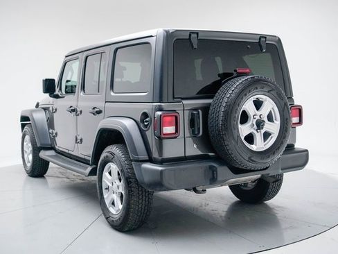Used 2019 Jeep Wrangler Unlimited Sport S image 3
