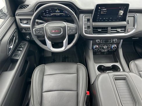 Used 2022 GMC Yukon SLT w/ SLT Premium Package image 24