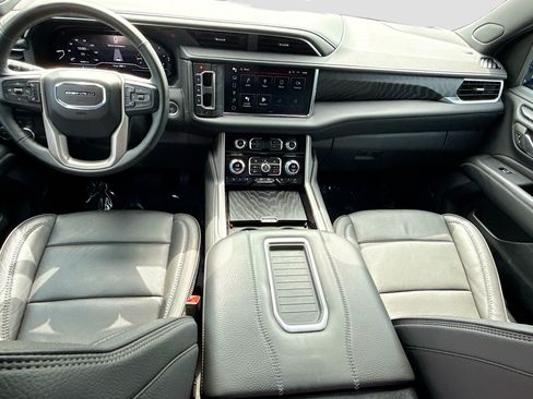 Used 2024 GMC Yukon Denali RWD image 16