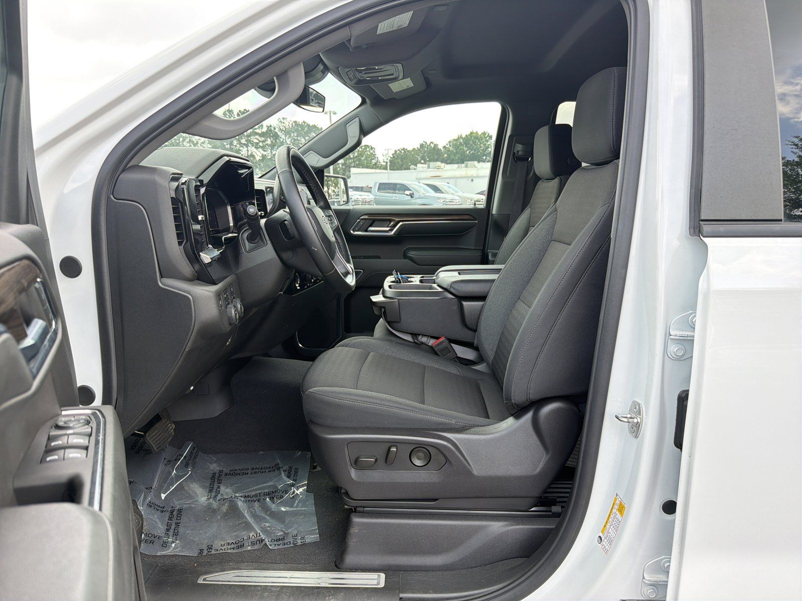 Used 2024 Chevrolet Silverado 1500 RST w/ Z71 Off-Road Package AWD/4WD image 14