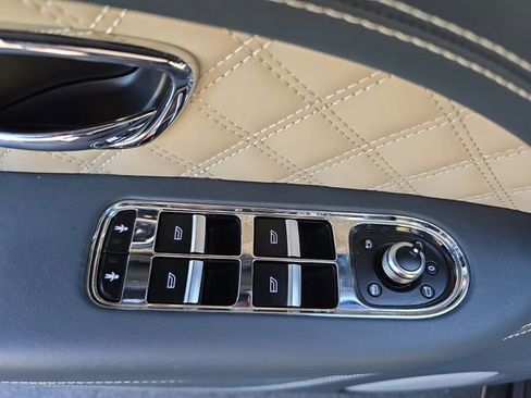Used 2021 Bentley Bentayga Speed AWD/4WD image 32