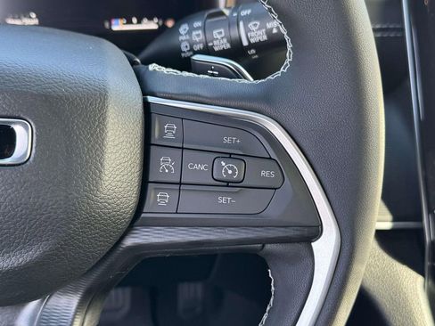 New 2025 Jeep Grand Cherokee L Altitude AWD/4WD image 26