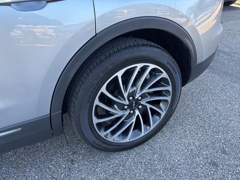 Used 2020 Lincoln Nautilus Reserve image 3