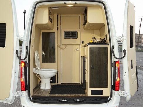 Used 2022 Mercedes-Benz Sprinter 3500 image 37