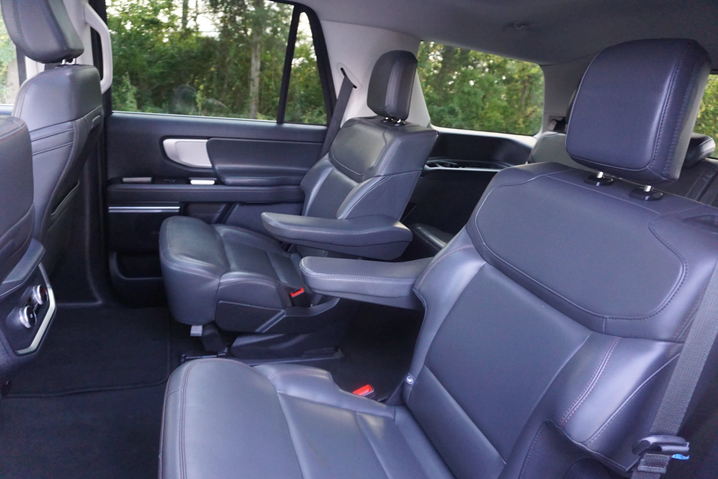 Used 2025 Ford Expedition Active RWD image 31