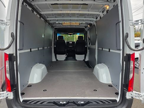 Used 2024 Mercedes-Benz Sprinter 2500 image 20