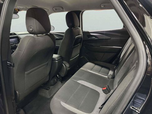 Used 2021 Chevrolet TrailBlazer LT w/ Convenience Package FWD image 17