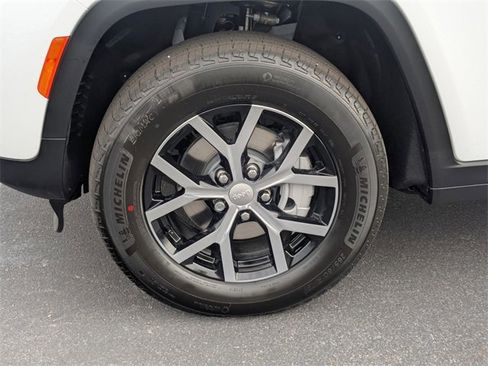 New 2025 Jeep Grand Cherokee Limited image 9