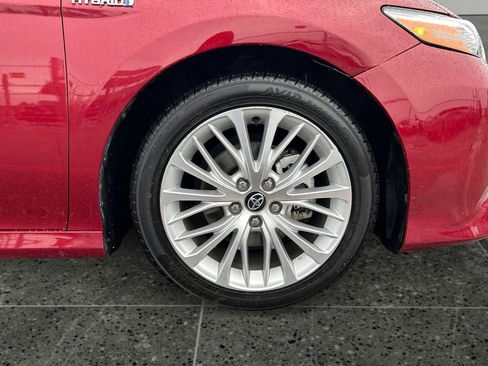 Certified 2020 Toyota Camry XLE w/ Sunroof Package image 9