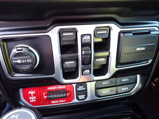 Used 2024 Jeep Wrangler Unlimited Rubicon 4xe AWD/4WD image 17