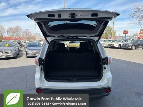 Used 2015 Toyota Highlander XLE image 32