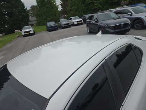 Used 2020 Toyota Camry SE FWD image 6