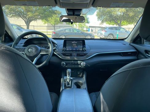 Used 2025 Nissan Altima 2.5 SV image 36