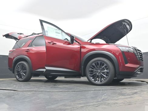 New 2026 Nissan Pathfinder SL AWD/4WD image 44