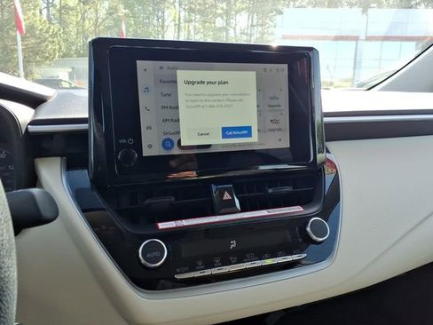 Used 2025 Toyota Corolla LE image 17