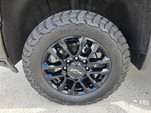 Used 2026 Chevrolet Silverado 3500 LTZ w/ LTZ Plus Package AWD/4WD image 8
