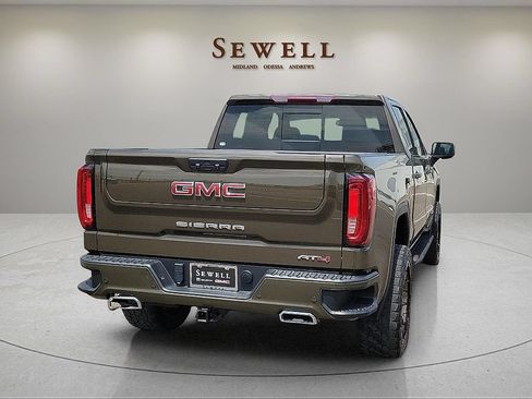 Used 2024 GMC Sierra 1500 AT4 w/ AT4 Premium Package AWD/4WD image 5