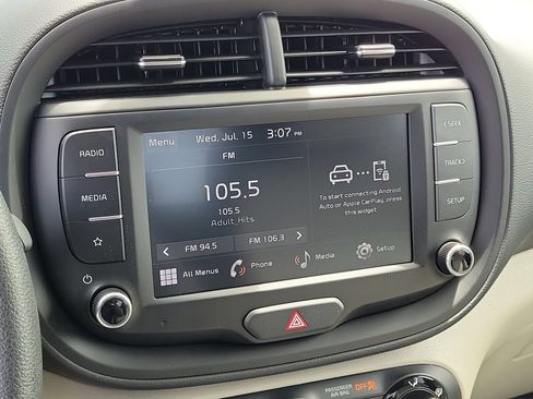 Used 2025 Kia Soul LX w/ LX Technology Package FWD image 21