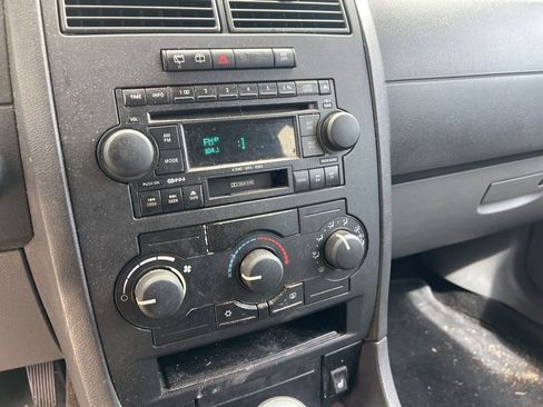 Used 2005 Dodge Magnum SXT w/ Comfort Seating Group AWD/4WD image 12