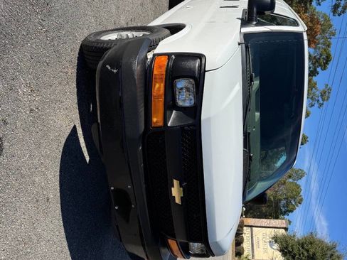 Used 2015 Chevrolet Express 2500 Extended image 37