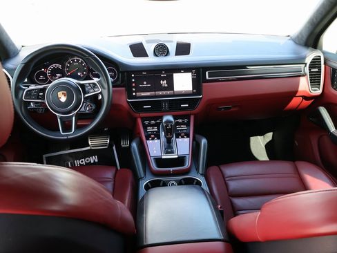 Used 2022 Porsche Cayenne GTS image 21
