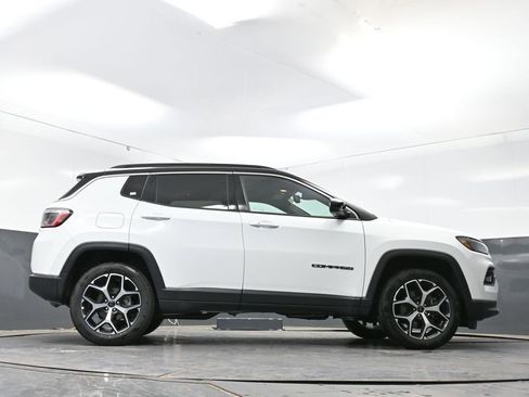 Used 2025 Jeep Compass Limited AWD/4WD image 49