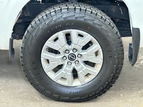 Used 2022 Nissan Frontier SV w/ Technology Package AWD/4WD image 38